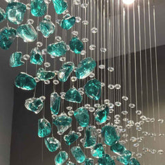 Lámpara colgante Grand Long LED de cristal en forma de S, verde