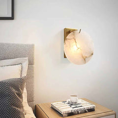 Kerek alabástrom falikar sárgaréz hátlappal