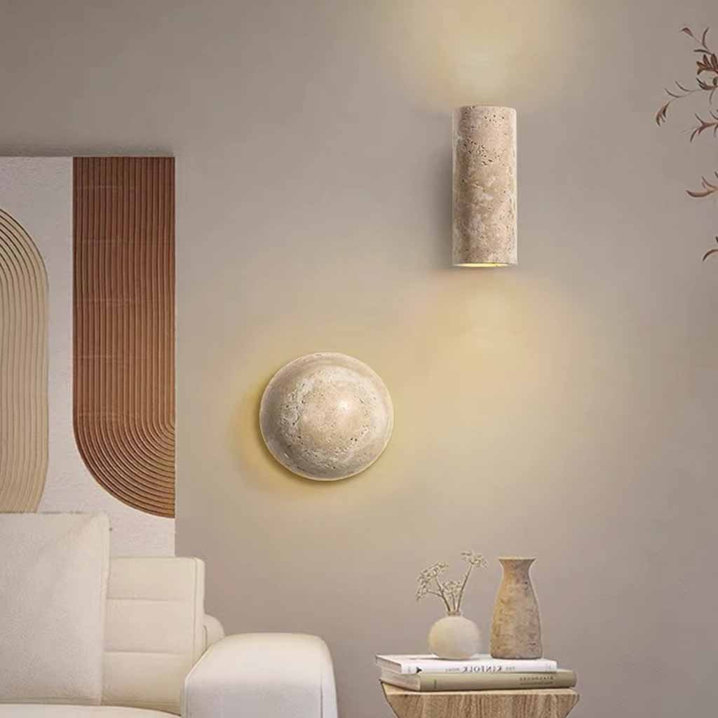 Lampada da parete in pietra cilindrica in travertino Wabi-Sabi
