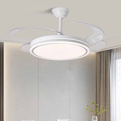 Weißer, leiser Deckenventilator mit einziehbaren Flügeln