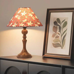 Bordlampa med träfot, konstnärlig blommig tygskärm